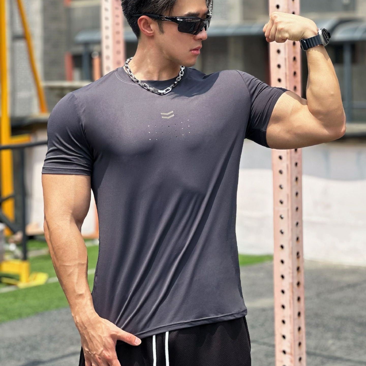 Muscle Fit Compression Fitness Short Sleeve Men's Basketball Running Training Cool Stretch Sports T-Shirt